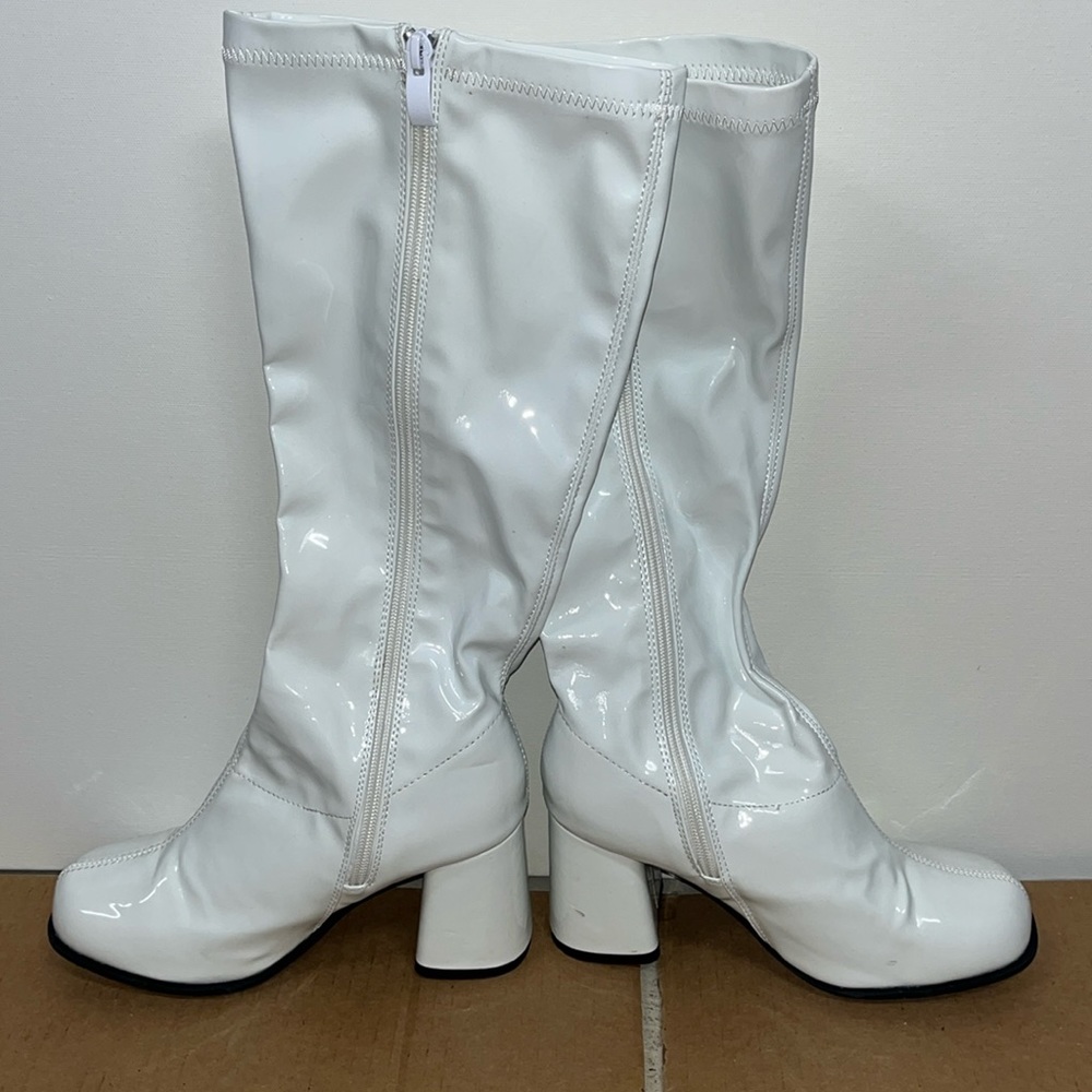 White go go boots by rubiesII llc